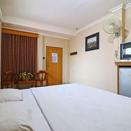 Hotel Sas Syariah Банджермасин Екстериор снимка