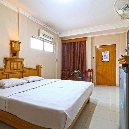 Hotel Sas Syariah Банджермасин Екстериор снимка